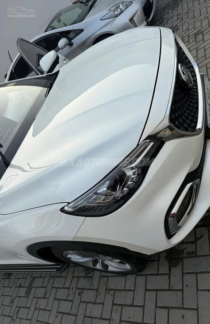 MG HS 2023