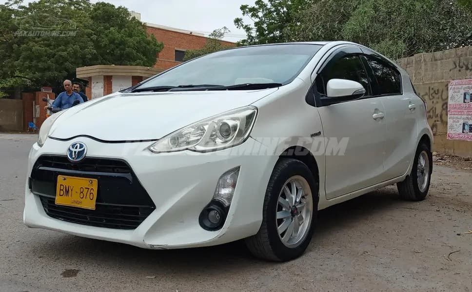 Toyota Aqua 2015