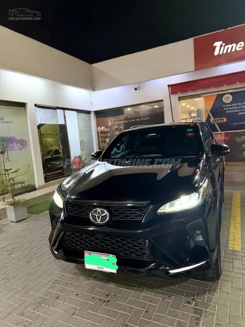 Toyota Fortuner 2022 Legender