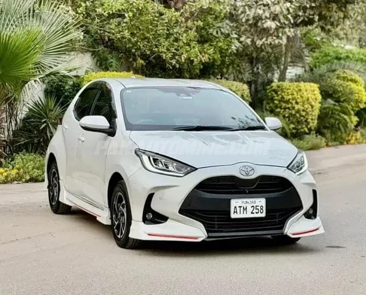 Toyota Yaris Hatchback 2021