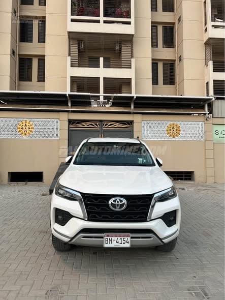 Toyota Fortuner 2nd Generation (Local) 2021 2.7 G (2017 - 2022)